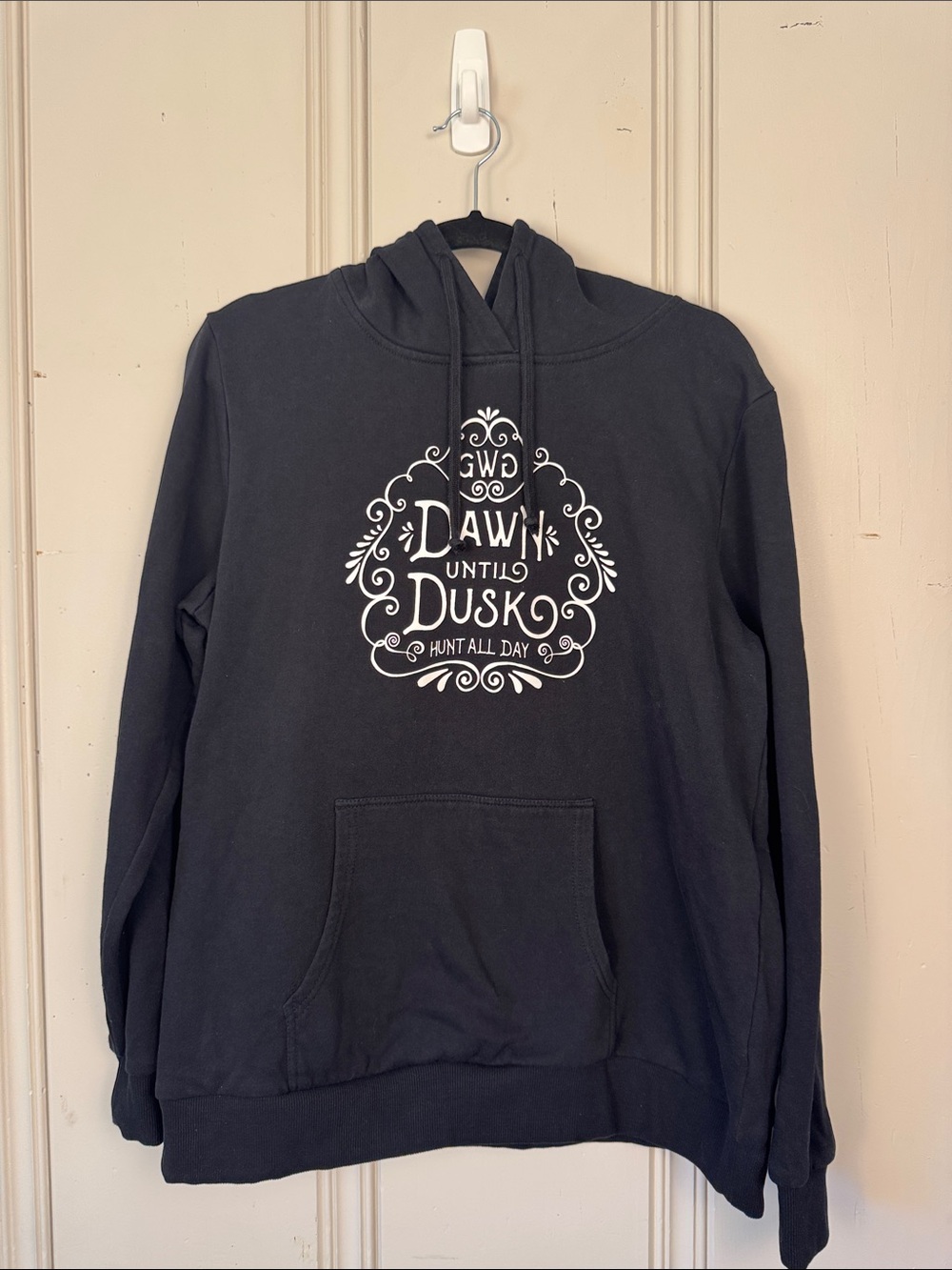 Girls With Guns Hoodie XL Dawn Until Dusk Graphic Pullover Sweatshirt Black